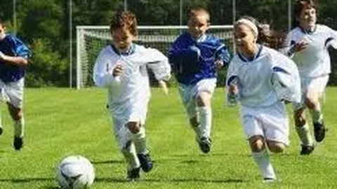 欧洲足球赛事受疫情影响全面停摆？